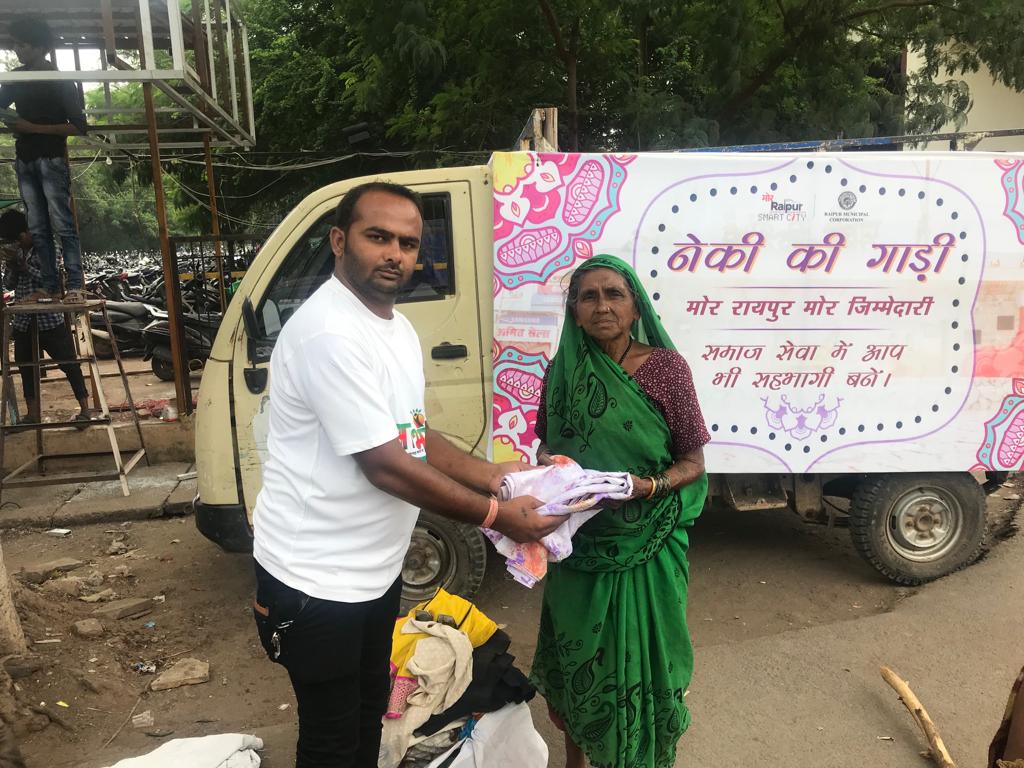 RaipurSmartCity's tweet photo. Neki Ki Gaadi - spreading happiness at the lower sections of our society.
#MorRaipur #DaanUtsav #CompassionateRaipur https://t.co/rqXN0zlfuP