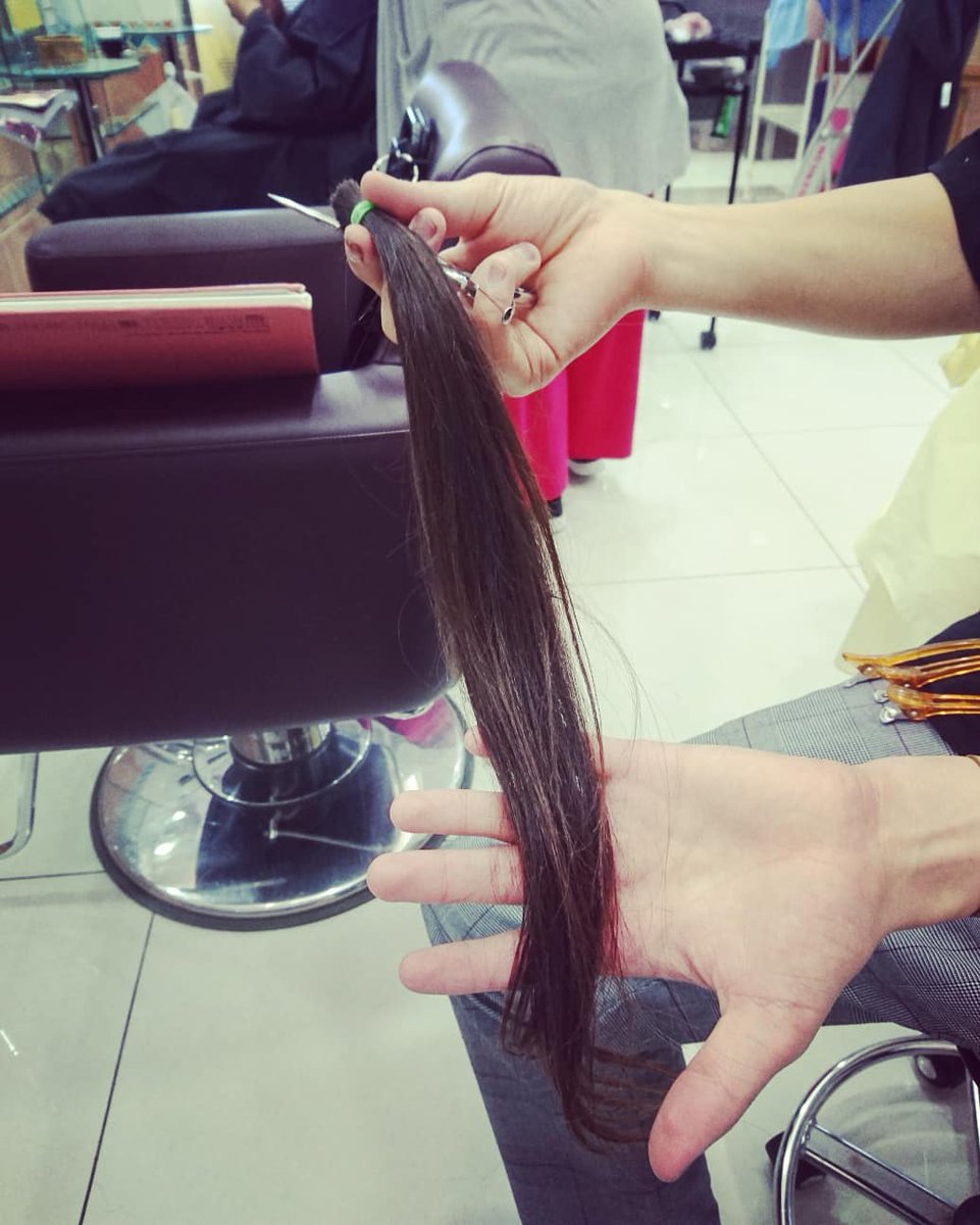 ナヲ太郎 Ar Twitter ずっとやりたかったヘアドネーション 審査が通ったら私の髪の毛が世のために使われます 私を縛り付けていたこの髪の毛 自分の殻を打ち破れ ヘアドネーション 審査通るといいな それでもロングヘア イメチェン アシンメトリーヘアー ナヲ太郎 Ar Twitter ずっとやりたかったヘアドネーション 審査が通ったら私の髪の毛が世のために使われます 私を縛り付けていたこの髪の毛 自分の殻を打ち破れ ヘアドネーション 審査通るといいな それでもロングヘア イメチェン アシンメトリーヘアー