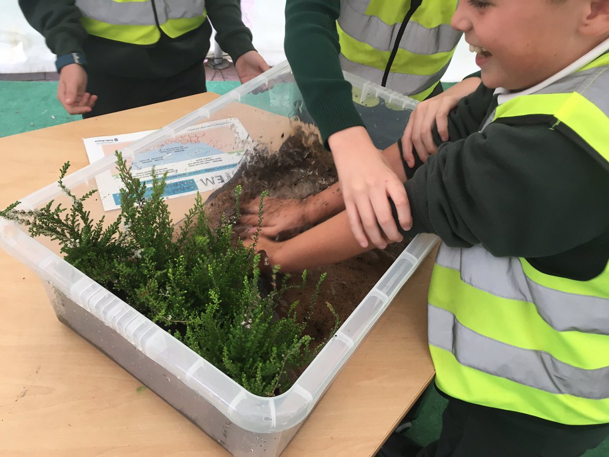 WhitbyHeath's tweet photo. Learning about canals @CanalRiverTrust and also the dangers of too much sugar in your diet @HealthboxCIC @IgniteTSA @NWMuseum #igniteSTEAM18 https://t.co/JqwVmbB4Yr