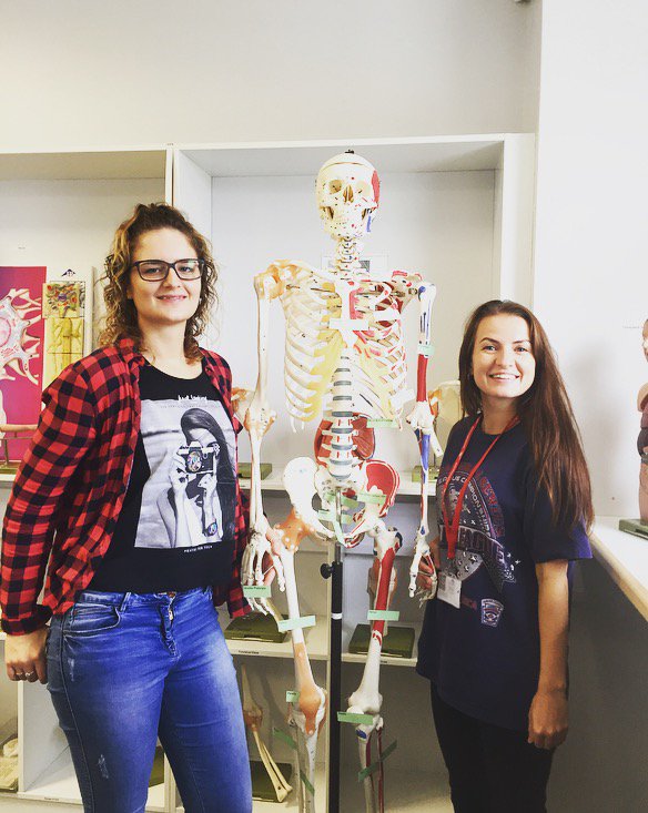CGoulden93's tweet photo. Learning anatomy! #somanybones #anatomy #occupationaltherapy #OT #STUDENT #OTSTUDENT https://t.co/E44HqJFknl