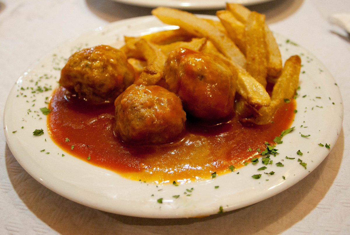 barlosolivos's tweet photo. ☝��😋
Ya va siendo hora... ¿Quien se apunta a un tapeo?

#ElPuerto #Tapas https://t.co/qNgeBrA3XB