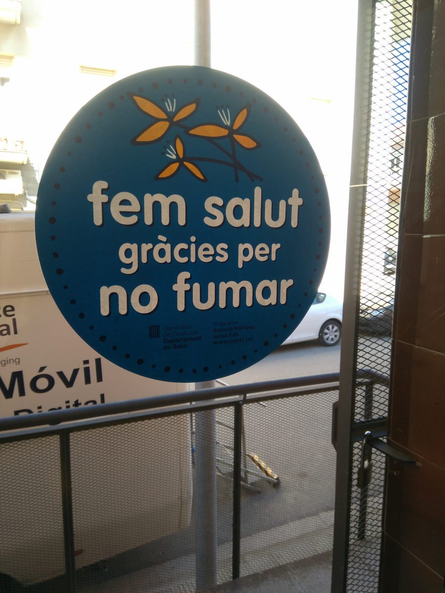 TSolaCinca's tweet photo. Des del CAP d'almacelles campanya "Fem salut gracies per no fumar" al voltant dels centres de salut #gràciespernofumar https://t.co/0htPbiITvy