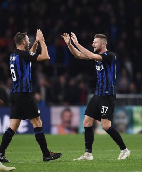 almutawakel_mq's tweet photo. Yes ⚫️🔵💪🏼#InterWall https://t.co/UKL59DxO5K
