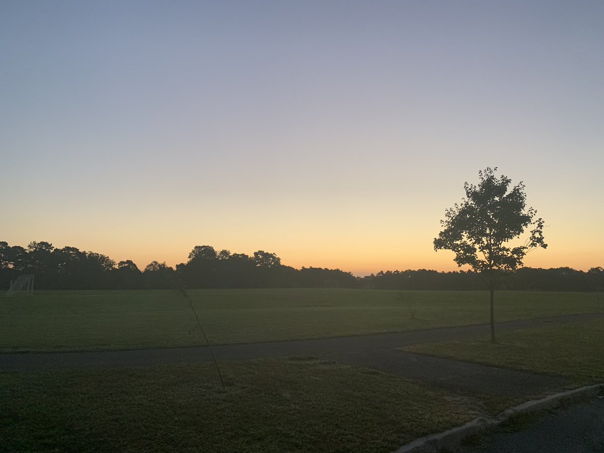 GlennGRobbins's tweet photo. #RiseAndGrind #AwesomeDayAhead #FitLeaders - The day before @ReWireYou! We’re ready! Are you!?!?! #Rewire #GameChanger #WeB4Me #FreePDforall at the home of #TigerStrong https://t.co/w9zPObaDy0