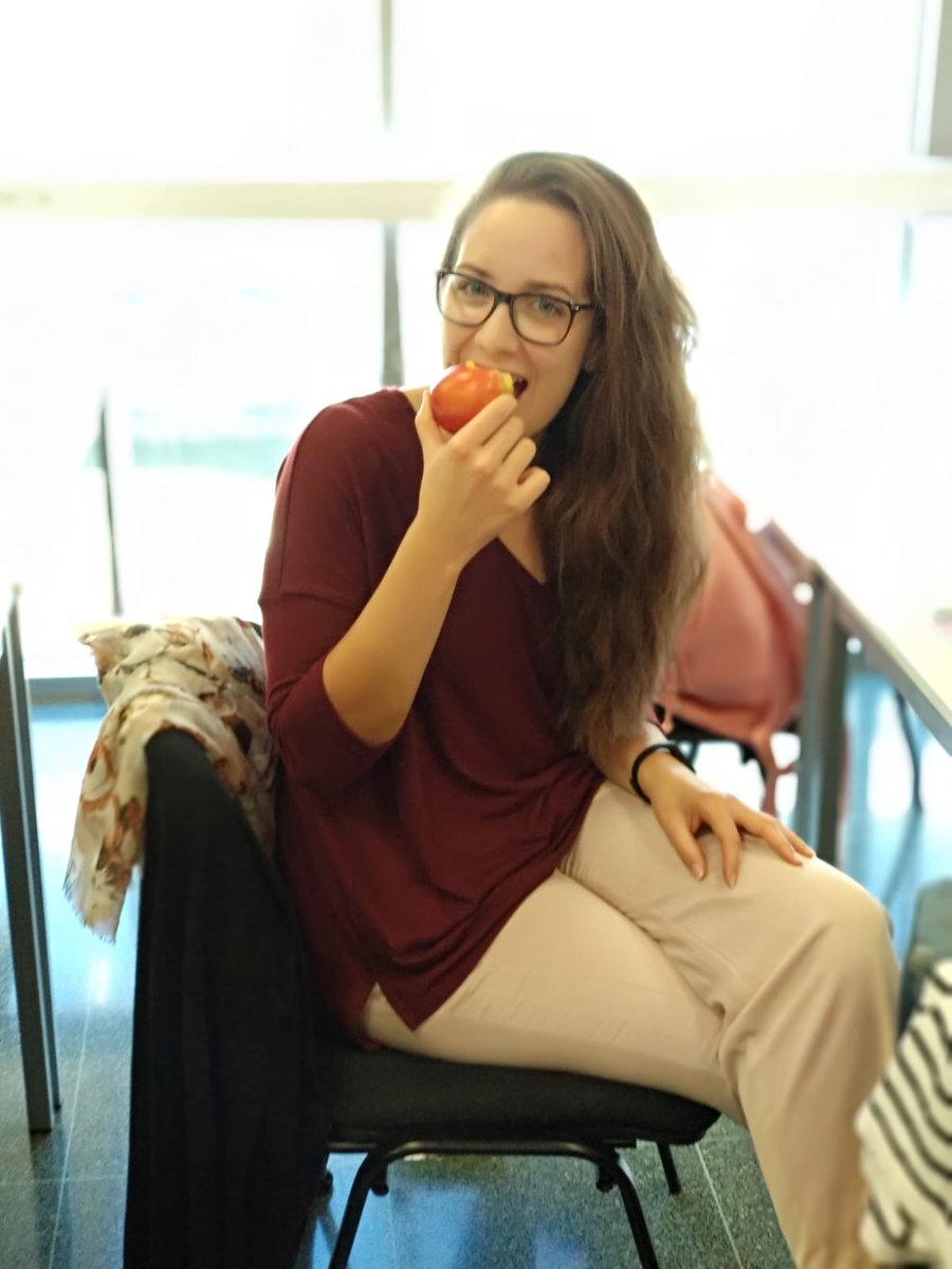cecilia_nutriHM's tweet photo. Todos nos merecemos un descanso después de la clase de epidemiología... Apuesta por lo sano 🍎 #IIRetoFrutaREUS @UMU @ReusUMUoficial @cecilia_nutriHM @unisaludables https://t.co/IWo4Stzv4Z