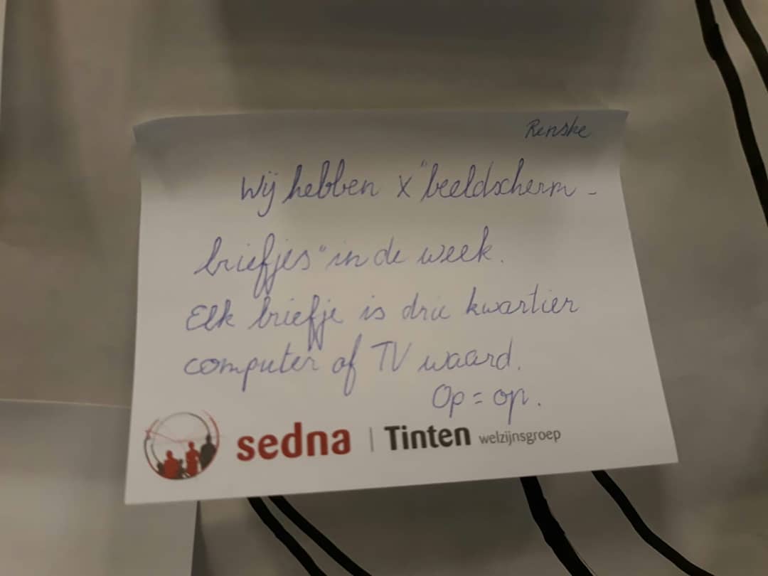 sednaemmen's tweet photo. Wauw! Gisteren een hele leuke activiteit gehad (Mijn vader/moeder is de beste!) in samenwerking met de Buurtsportcoaches voor de week van de opvoeding. Het thema 'samenspel' hebben we goed terug gezien bij ouders en kinderen. Wat een fanatiekelingen en wat een mooie gesprekken! https://t.co/30BXETkkC2