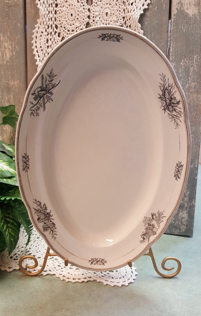 Lyn_Bluefish901's tweet image. Rare Roman Greek Helmet Rorstrand Ironstone China Tray, Bow &amp;amp; Arrow, Sweden Swedish Platter, Dining Kitchen Serving Party, TV Movie Prop etsy.me/2kfPFRl #AmazingFunVintage #Etsy #PartyServing