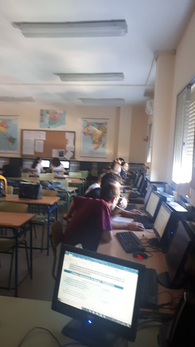 FP_eel11's tweet photo. Marca personal y profesional en clase de HLC. Gracias chic@s por vuestro interés @NL_CIA @FP_anaaespaa @paloma1cia @Carlosare1CIA @jacobo_CIA @FP_eel11 @JuanRomero_79 @1cianeli @albacomercio @patriciaCia8 https://t.co/bcyJOnX0Tg