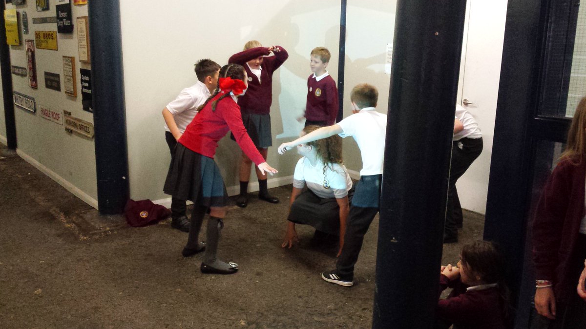 theatreporto's tweet photo. We've been having a great time today at #igniteSTEAM18, powered by @Essar.
Inspired by the story of Archimedes' eureka moment, here are some brilliant pupils from @EltonPrimary filming, directing, projecting, devising and performing a short scene. Amazing! https://t.co/EbTF8a2oW3