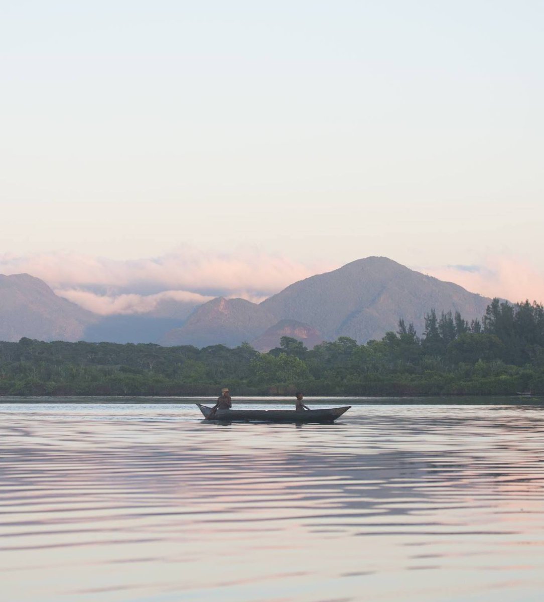 Has #overfishing been approved in #Madagascar's new agreement with China? Fishing vessels permitted to scour coastal areas whilst #sustainabledevelopment and #sustainableagriculture put on the back burner. Read more: bit.ly/2Pb1OV8
