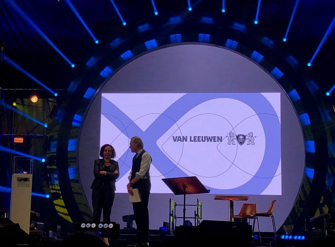 VanLeeuwenGroup's tweet image. Alle winnaars van de Nationale Staalprijs 2018 van harte gefeliciteerd! Wij zijn trots op wat we met z&apos;n allen van staal kunnen maken. Zie hier welke projecten in de prijzen zijn gevallen: lnkd.in/dw-JMPg