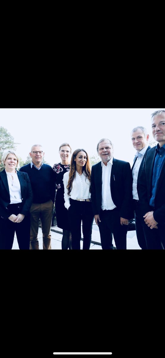 Bella B. Nujen tweet media
