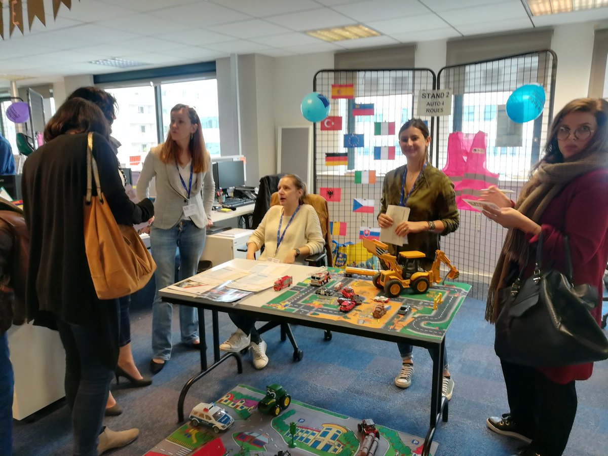 Stand auto avec simulations en mini !