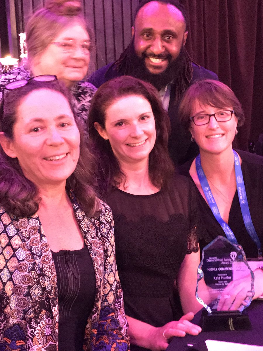 KeayLisa's tweet photo. Proud that Kate Hunter and our team were recognised with ‘highly commended’ in the #ARSC2018 3M diamond road safety award for Buckle Up Safely @georgeinstitute @neuraustralia @rebeccaivers https://t.co/2LJrUNwezE