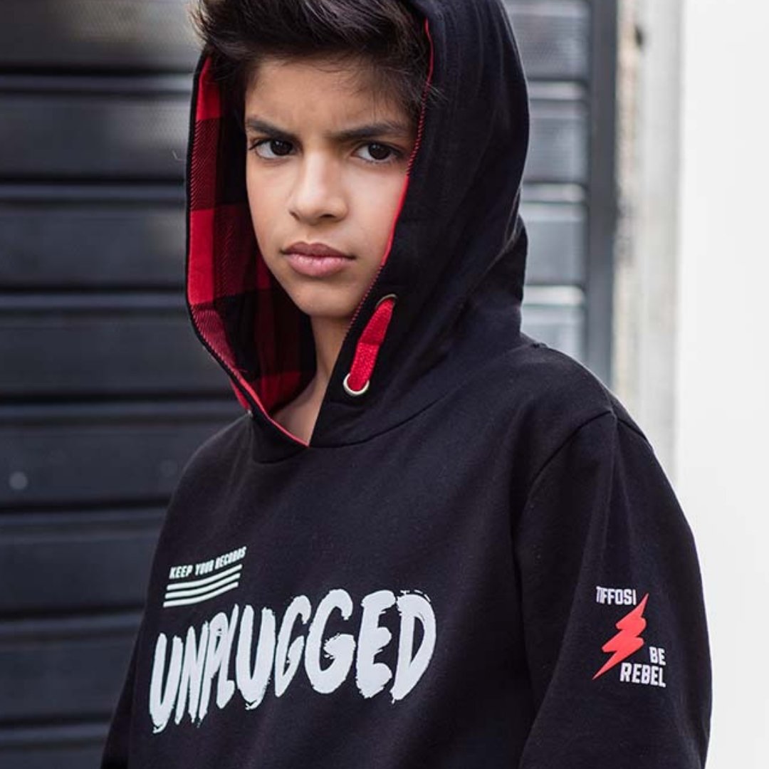 #sudaderasmolonas #modajunior #tiffosikids #vueltaalcole #fall #winter #otoñoinvierno Puedes consultar nuestra web hipotum.com/sudaderas/729-…