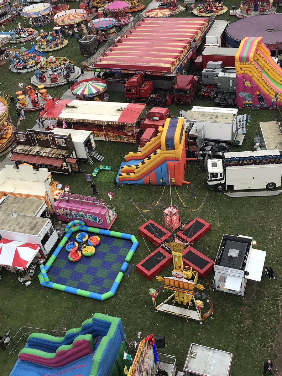 It’s a privilege to accompany the <a href="/SheriffNottm/">SheriffofNottingham</a> and <a href="/LordMayorNottm/">LordMayorOfNottm</a> to officially open the 724th Goose Fair @SafeNottm. #Goosefair2018