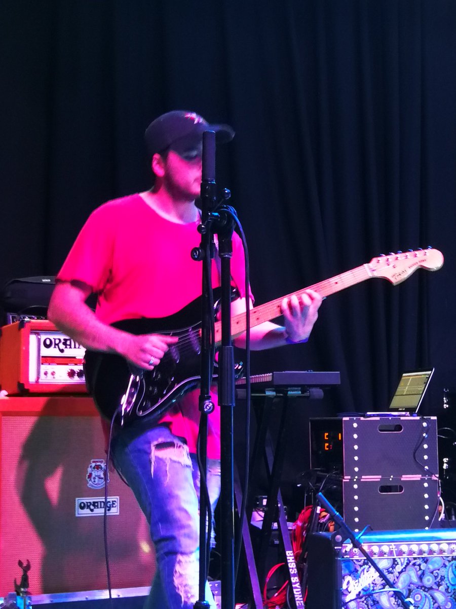 RevHappiness's tweet photo. Mighty fine performance from @hurstofficial supporting @sleepmakeswaves https://t.co/o2HvC8HWR2
