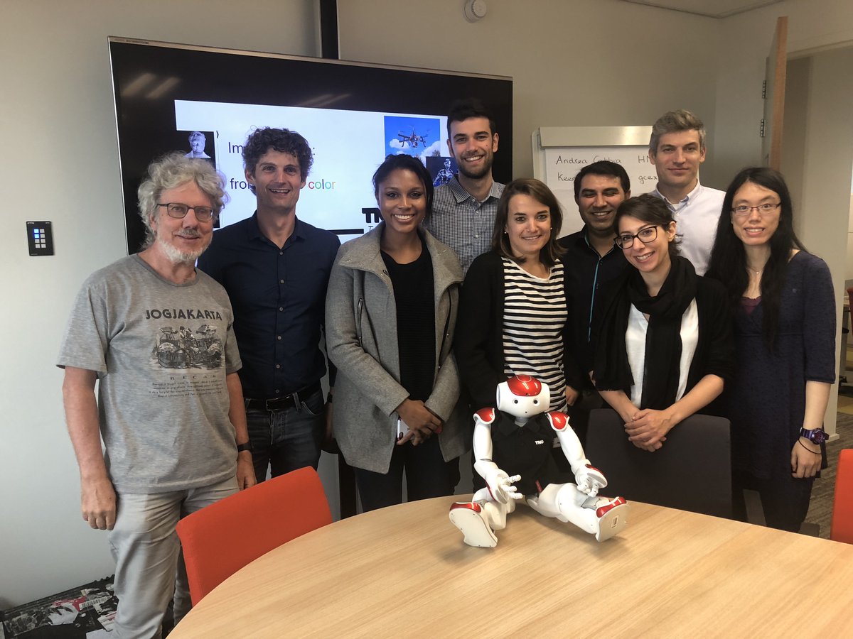 At TNO in Leiden with two inspiring inventors, Olivier Blanson and Lex Toet! We met Charly, a robot which helps children with type 1 diabetes. Amazing work!