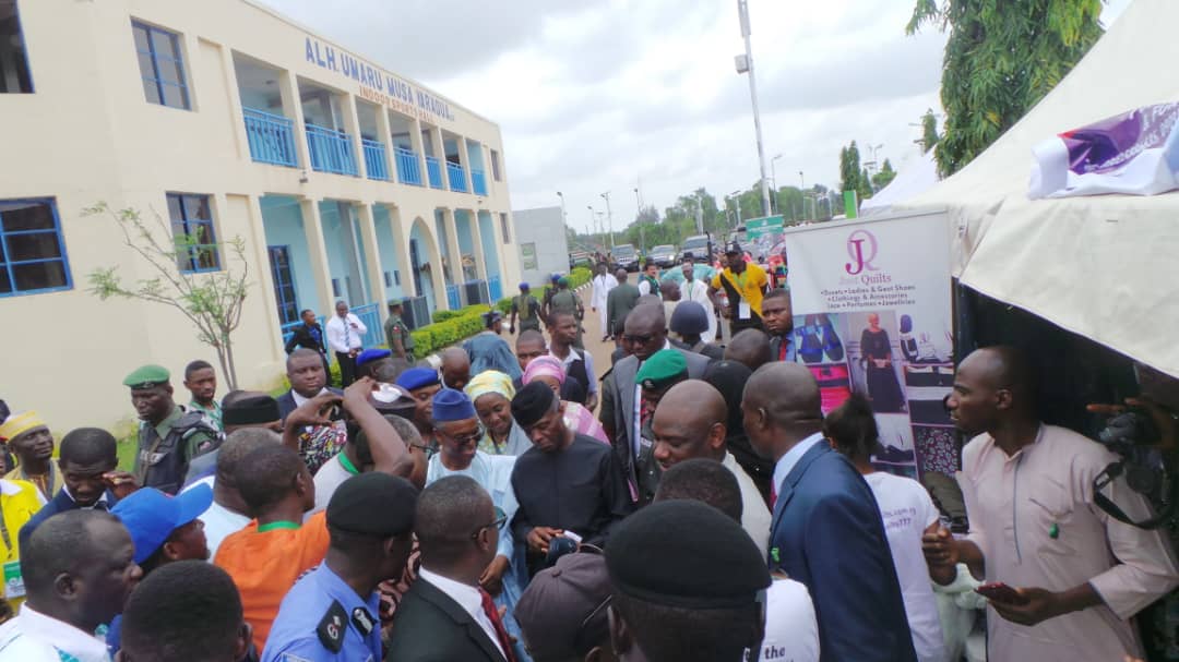 NITDANigeria's tweet photo. The Vice President of Nigeria Prof. Yemi Osinbajo with the Executive Governor of Kaduna State, Mall.
Nasir el-Rufa'i taking a tour of the Exhibition stands at the ongoing 20th edition of the #MSMECLINIC taking place in Kaduna, Kaduna State. @DrIsaPantami #MSMECLINICKD https://t.co/pEb6UIvOU1
