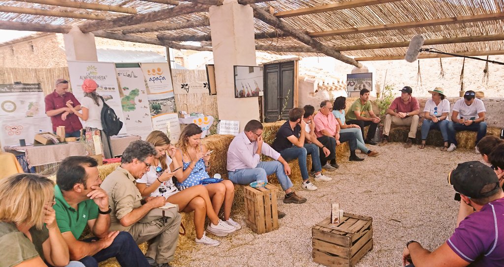 tamasturcsan's tweet photo. At least 10 new almond farmers are going #Regenerative with @AlVelAl_4R &amp; @Commonland project to restore ecosystem function on the Spanish Altiplano! 💪☀️🌿 What a fantastic outcome of the Re-generation Festival! #regenerativeagriculture #almond #seedpower https://t.co/bFLDUAHQyc