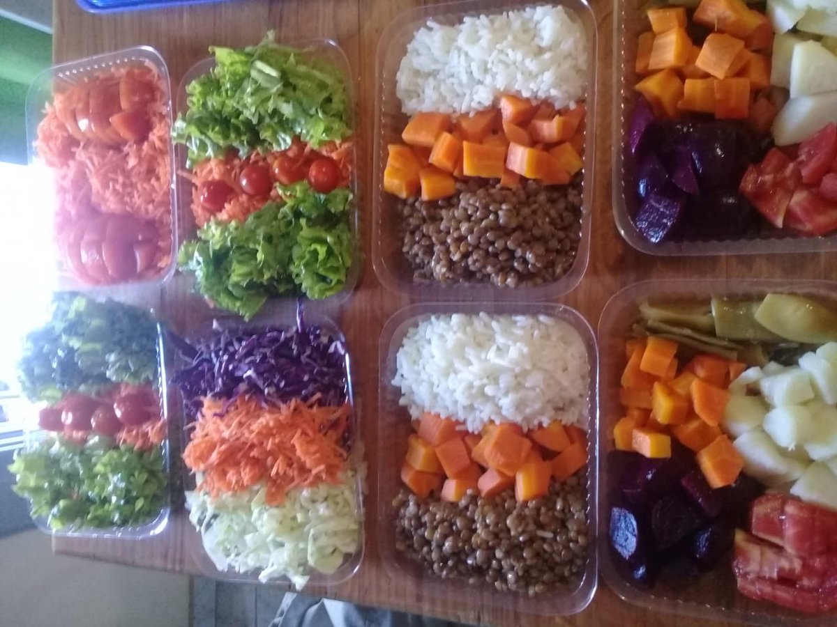 FBonalumi96's tweet photo. buen día gente soy de rosario , esta vez pido ayuda , mi mamá está sin laburo y está haciendo ensaladas para que podamos pagar el alquiler , yo no estoy ganando mucho en mi trabajo y no me alcanza para pagar , solo pido que den RT , no pido mucho , solo una ayuda GRACIAS 🙌🏻❤️ https://t.co/CVs7trcXwl