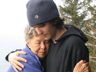 Remember, tomorrow is not promised.
Life can change in an instant.
Take time to hug the ones you love.

#mindfulness #quotes