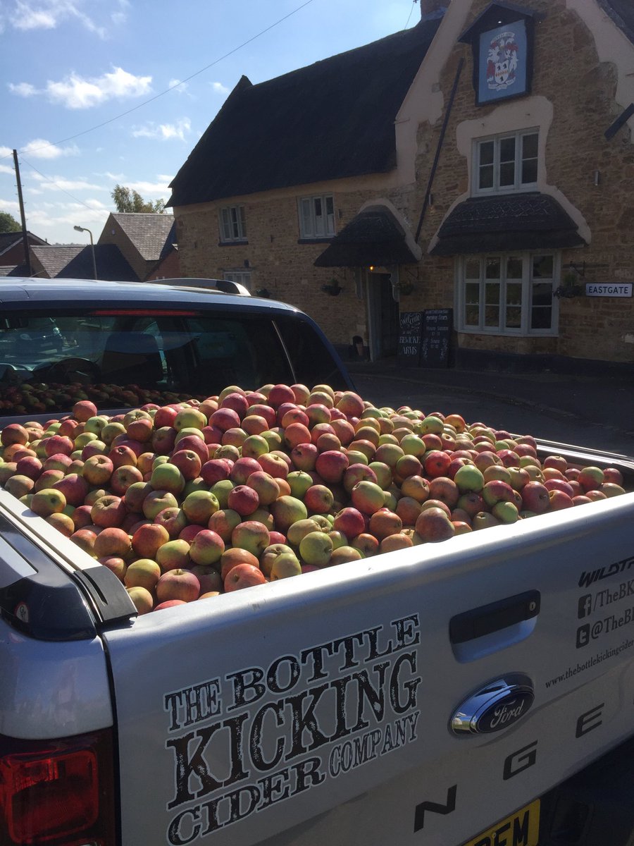 TheBKCC's tweet image. Come and enjoy a fresh pint of Bottle Kicking Cider @theBewicke Arms Hallaton #localapples #localcider #howlocalcanyouget
