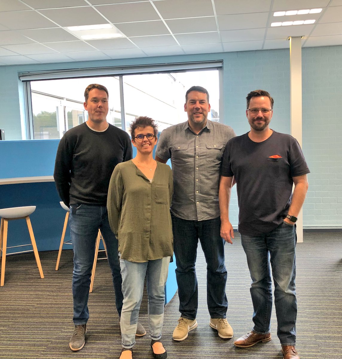 MarkvandeMortel's tweet image. Always nice to welcome fellow ADE’s to our #AppleDistinguishedSchool @UrsulaHorn 👍🏻. Today Mathew Pullen @mat6453 came around. Working together towards personalised active learning with an iPad #ADEchat