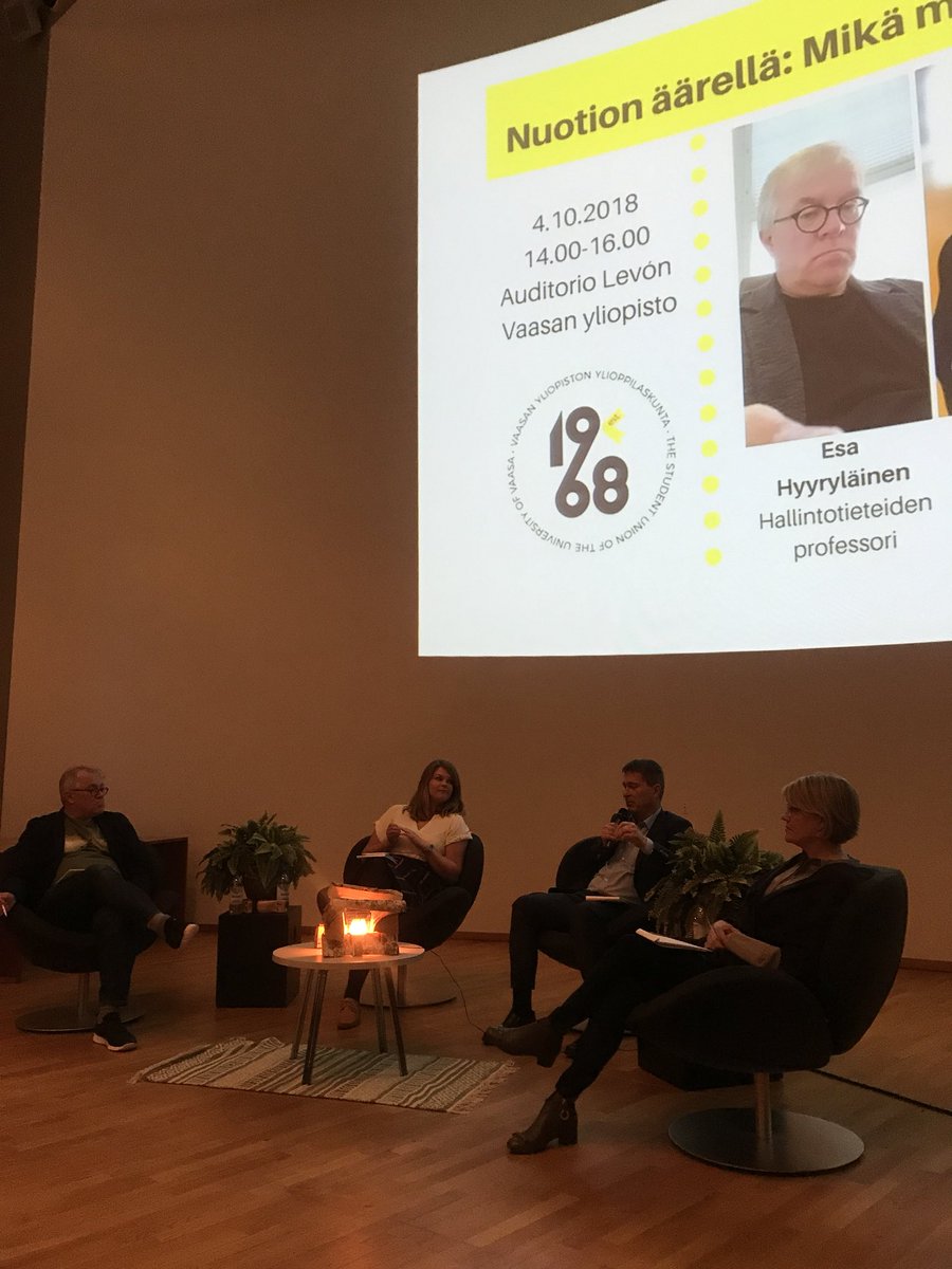 PuhakkaEeva's tweet photo. Nyt ÀÀnessÀ prikaatikenraali Kim Mattsson. Miten robotiikka ja tekoÀly vaikuttavat Puolustusvoimien toimintaan? #vyynuotionÀÀrellÀ #vyy @univaasa https://t.co/q4WDj8eysf