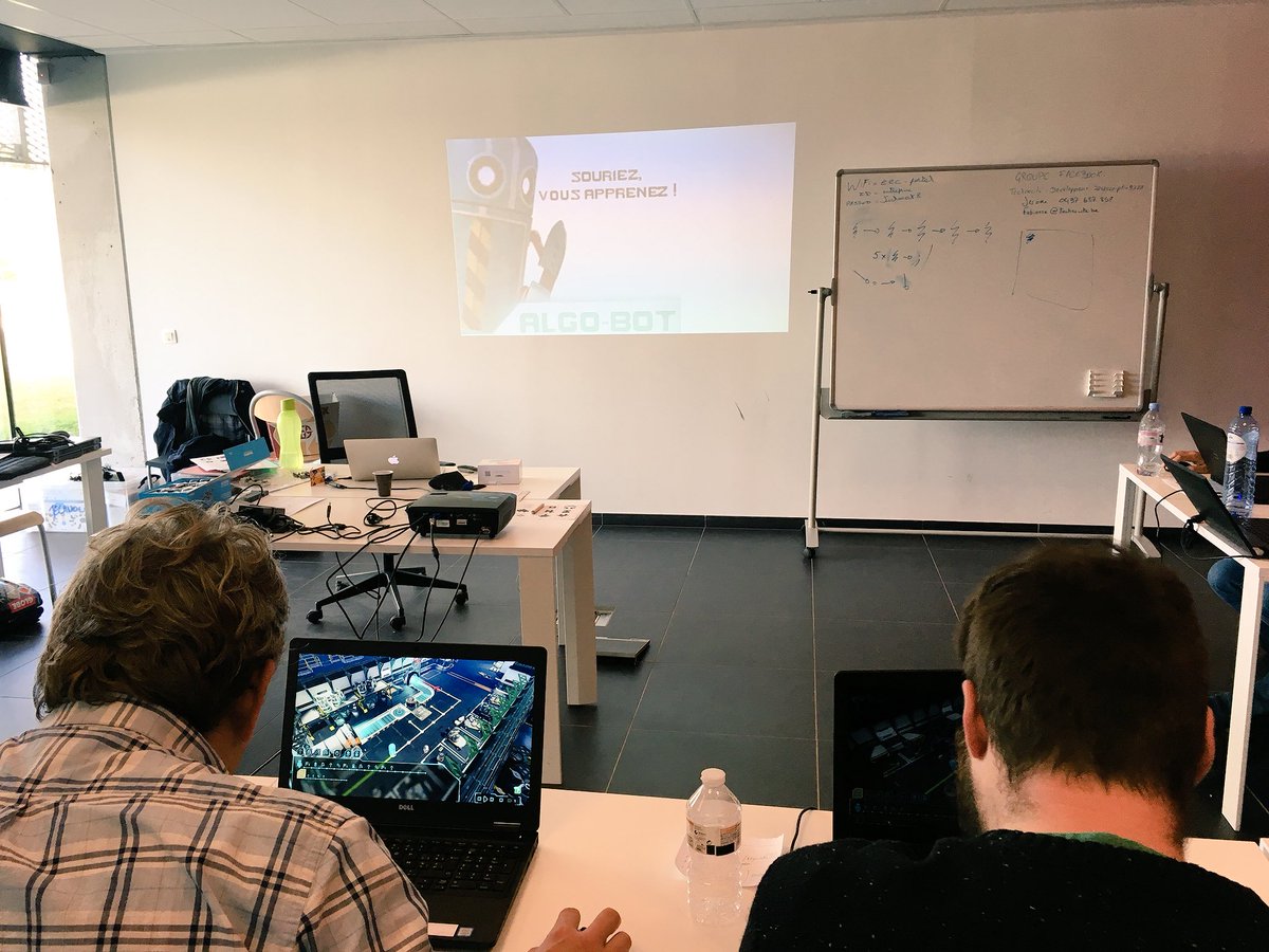 martiiw's tweet image. #decouverte de la #logique de #programmation avec @AlgoBot  pour une formation #JavaScript @Technocite à @Basteecampus #wallcode @digitalwallonia