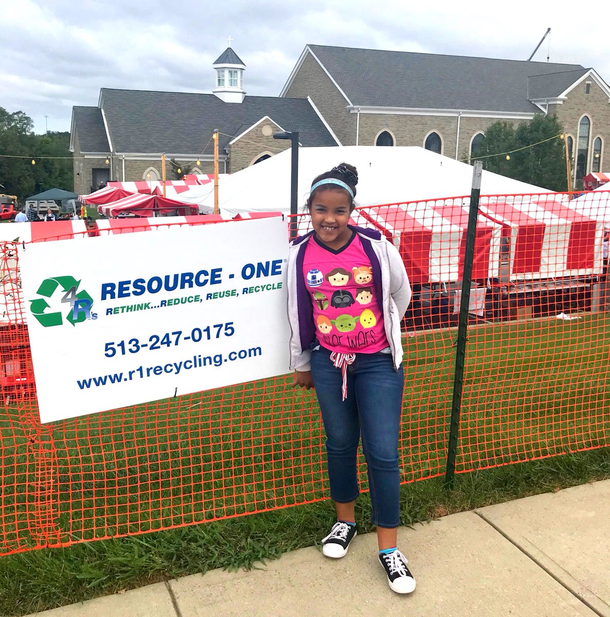 RecyclingOne's tweet photo. Resource-One helped sponsor the #AssumptionFestival this Fall! Some #R1 staff attended. The kids LOVE that their parents work for a company that helps #SavethePlanet πβ»οΈπππ‘π’ππ π¨ #rethink #reduce #reuse #recycle #resourceone #4Rs #environmentallyfriendly (2 of 2) https://t.co/nJZCa1EfPQ