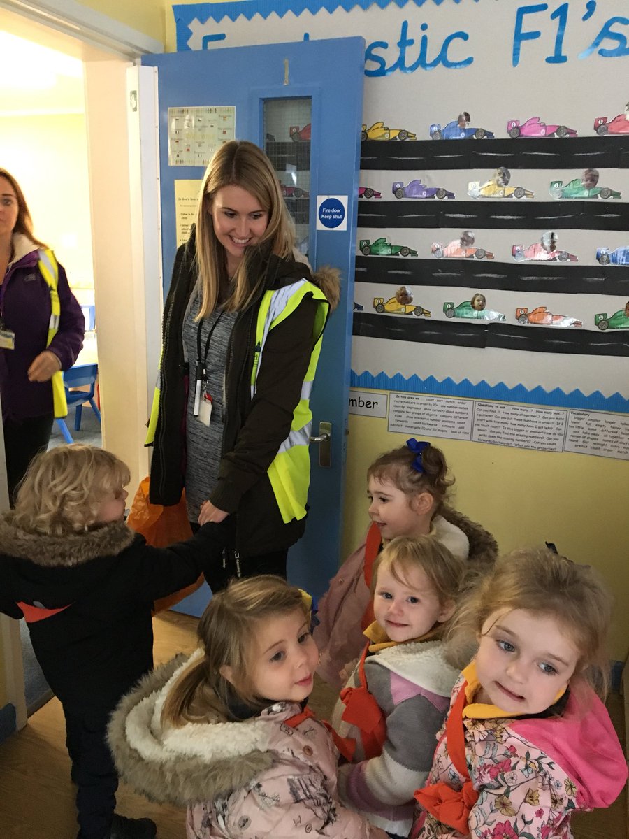stmichaelscps's tweet photo. On our first outing to #dittonlibrary https://t.co/FXg2lTE4T1