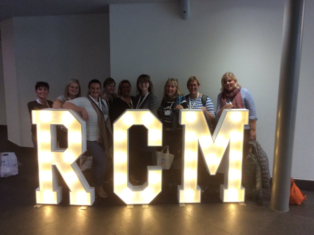 ElaineDerrick's tweet photo. #groupphoto @RcmWales #RCMConference2018 @pillipskerry040 @midwifedeb50 @CathNorman72 @samjhunt85 @_undertall_  @MidwifeBec where were you @BrydonWilliams ? #ABUHBmidwives https://t.co/KMCPzGZClL