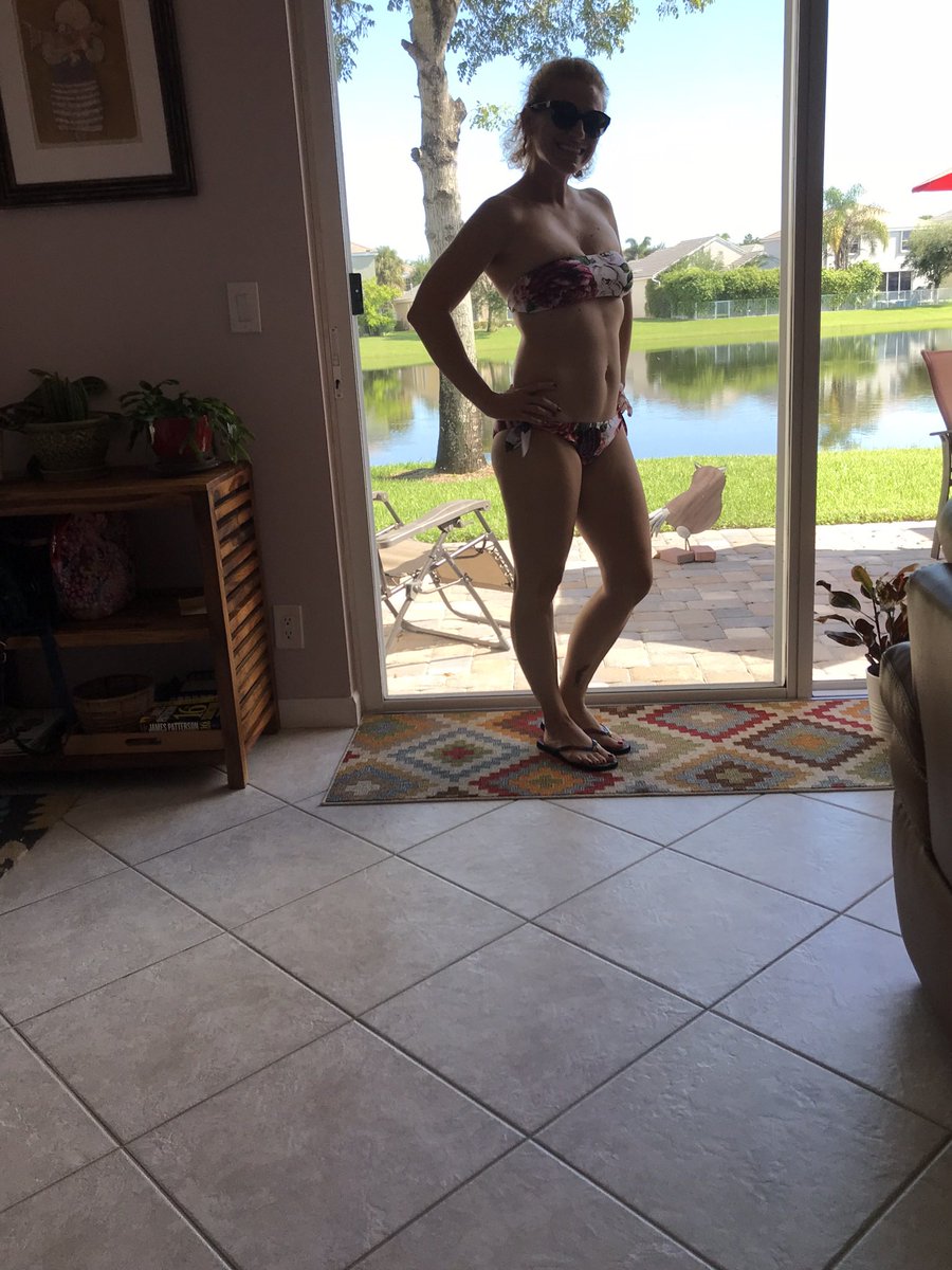 liamsmom425's tweet photo. @Babchik I want a bab bikini!!!! https://t.co/CKAODBxCNR