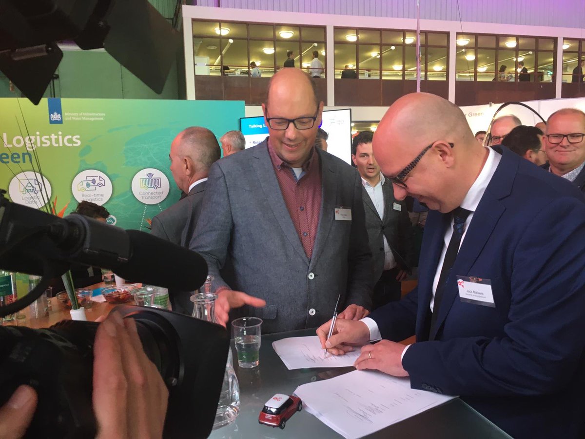 shertogenbosch's tweet photo. We willen het gebruik van deelauto’s stimuleren en het aanbod ervan vergroten. Daarom doen we mee aan Green Deal Autodelen. Lees hier het volledige artikel: https://t.co/YUIQHjqlvM https://t.co/KCMAHGL5GL