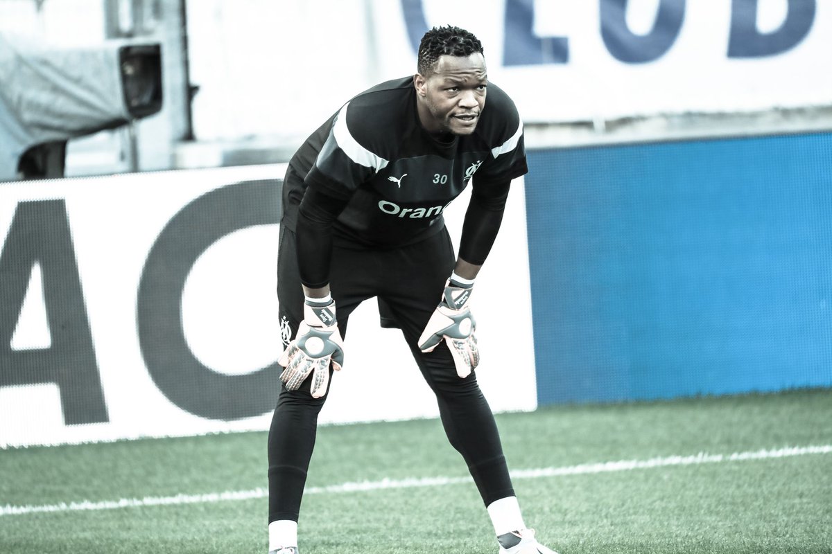 OM_Officiel's tweet photo. Félicitation à nos deux Olympiens @SteveMandanda et @FlorianThauvin, pour leur sélection en Équipe de France !  🇫🇷

Ils affronteront l’Islande 🇮🇸 et l’Allemagne 🇩🇪 

#FRAISL #FRAALL #Fiersdetrebleus https://t.co/YIguQ8FrId