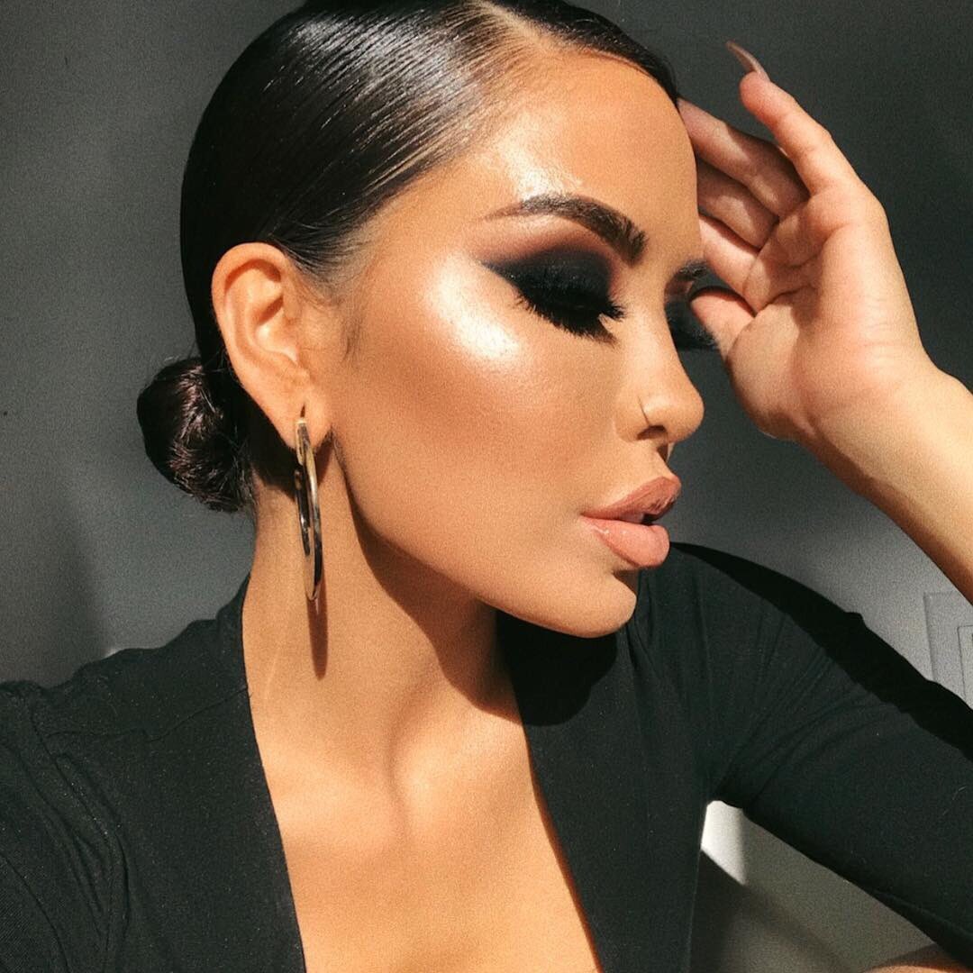 tartecosmetics's tweet photo. When you know your look is on point 😏 @iluvsarahii wearing our #vegan full coverage shape tape contour concealer! 🔥🔥🔥 NOW available in 30 shades on https://t.co/vHB7ZKl79b & @ultabeauty! #crueltyfree #matchmakermagic #shapetapenation https://t.co/O0vIes3xVb