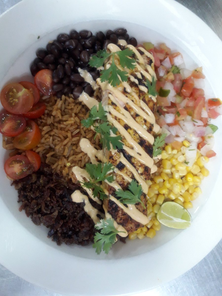 BrionesReagan's tweet photo. grilled Salmon with Spanish Rice, Beans, Sweet Corn, Cherry Tomato and organic Bacon ! #Explore #Fword #HOH #Chef #Perfection #Taste #Galley https://t.co/ivqx2A8Enn