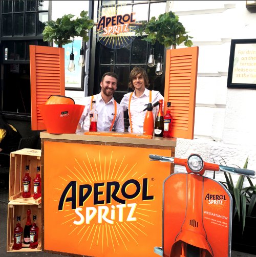 The Aperol Spritz team are BACK with their Pop Up Bar tonight! Come down for 2 for 1 Spritz 5-9pm 😍
<a href="/aperolspritzuk/">Aperol Spritz</a>
#aperolspritz