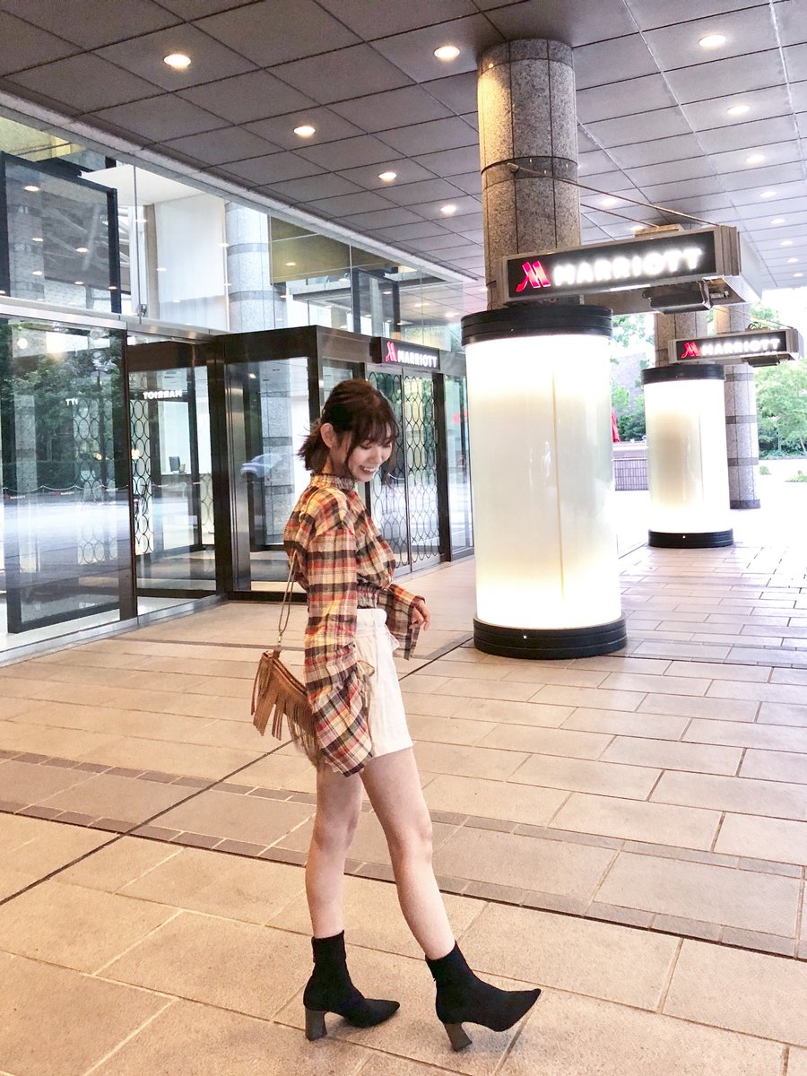 benemode's tweet photo. おへそが見えすぎるから
なかなかコーディネートが難しいトップス。
しかし、お気に入り☺️🎀
*
*
#ootd #しょコ
#studious
#hm
#benemode
#zara
#ザラジョ #handm #チェック柄 すき♪♪ https://t.co/J6ERyVSvmw