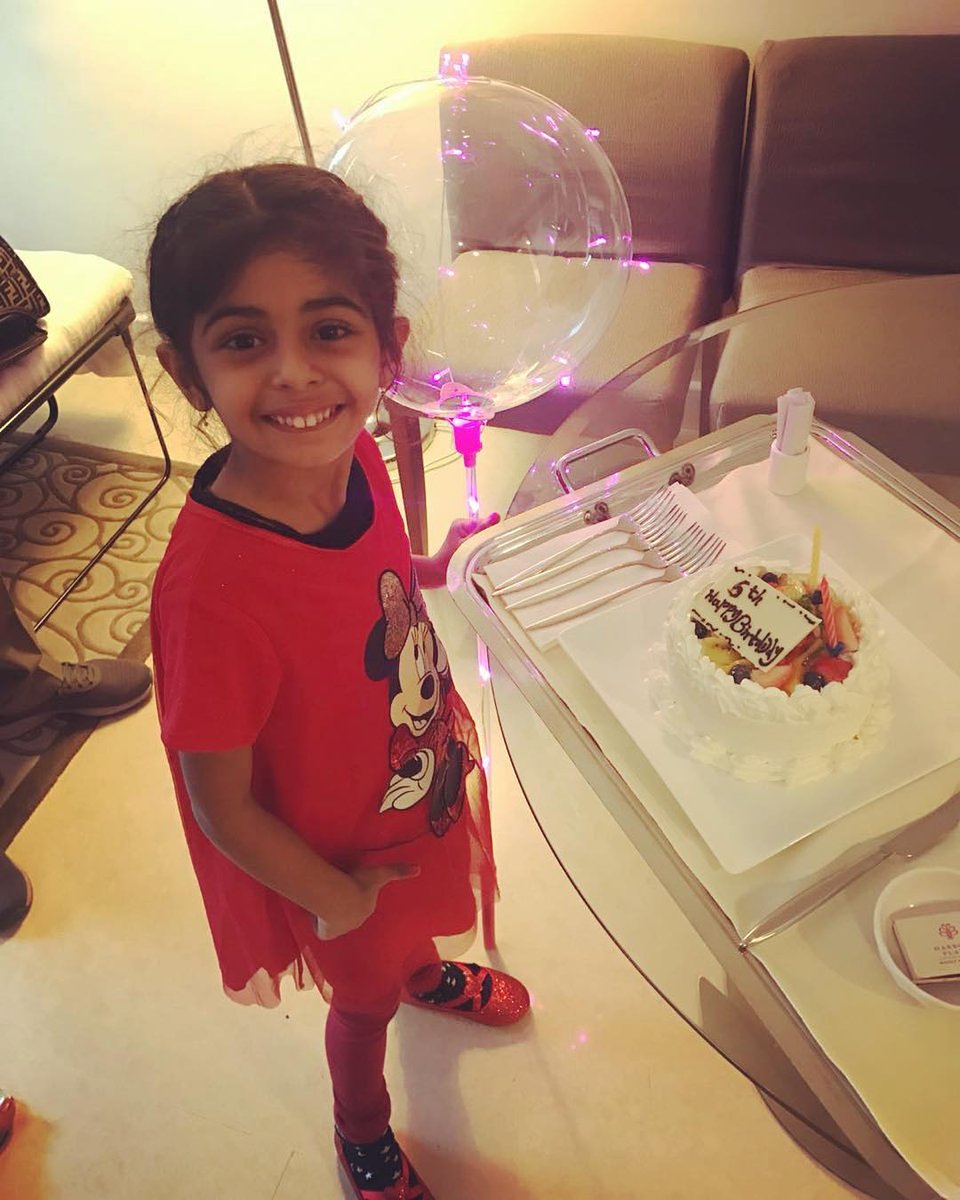 HuJuRockz's tweet photo. Only if birthdays could be everyday! I love cutting my birthday cake, the gifts, presents and party with friends!#ThrowackToBirthday #HappyBirthdayToMe #ChildBlogger #KidsBlogging #Blogger #ChildBlogging #Blogging :#Samairra #Sammy #SamairraTales @iamjuhiparmar #JuhiParmar #Juhi https://t.co/B7V2Pak2nS