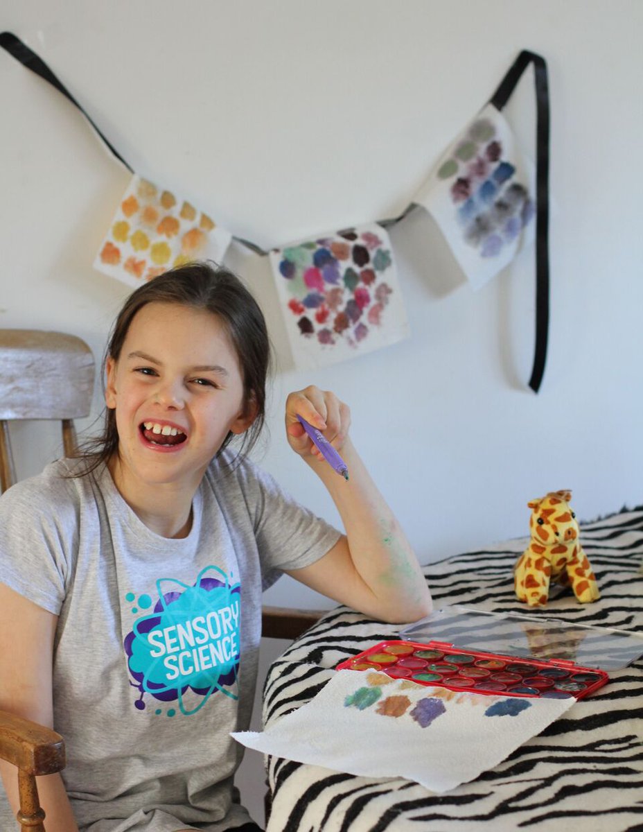 lightyear_fdn's tweet photo. It's #WorldAnimalDay! 🦁🦓🐊🦒🐳🐯
To celebrate, we’ve been trying out some experiments from our new #SensoryScience theme… Zoology! Here we are doing giraffe chromatography making safari skin, using capillary action and watercolour paints! #STEM #SEN #SafariScience #Zoology https://t.co/33EoCxaspy