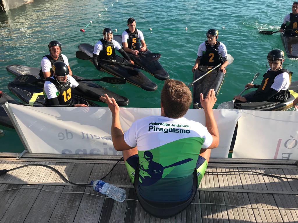 Fandpiraguismo's tweet photo. Las Selecciones Andaluzas Senior Masculino, Senior Femenino, Sub-21 y Sub-16 de #KayakPolo participan este fin de semana en el Cto. 🇪🇸por Federaciones Autonómicas. Vamos equipo‼️💪✊
@KPArcos @ClubSevpiragua @kayakpolomalaga @RFEPiraguismo https://t.co/tP7Qkd0EL0