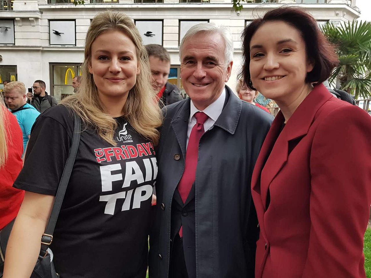 Showing solidarity with hospitality workers at the London rally today including MK's own @LaurenJTownsend leading the fight at TGIs. #FairTips #AllEyesOnTGIs #McStrike #SpoonsStrike