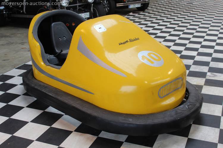 AUCTIM's tweet photo. Bid now on these oldtimers and collectables ! Cool go karts, fair planes, authentic Indian carriage bikes, oldtimers and much more ! https://t.co/rSbN1ug2Jm https://t.co/DweXdk3deH