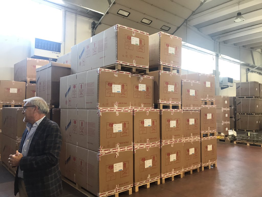 eurospamag's tweet photo. Watchwords @LemiGroup are #craftsmanship #style #madeinintaly Enjoying time to see the creation of new #spa couches and #wellness equipment ready to go out to the world #cremona #gws2018 @eurospamag https://t.co/hzNcRpejX5