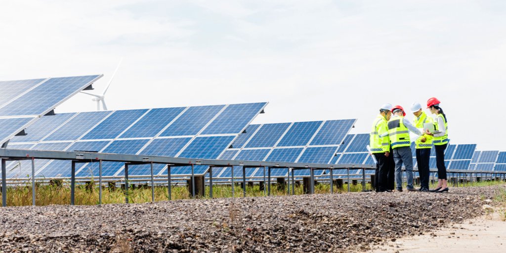 IRENA's tweet photo. Women are a vital part of the renewable energy sector, but how can we ensure equality &amp; empowerment of women in the workplace? 

@IRENA, @GlobalWomensNet &amp; @REN21 are trying to answer these questions through a new survey — take part ⤵️ 
https://t.co/MbLsfpLeuF https://t.co/UgZeDEhx5p