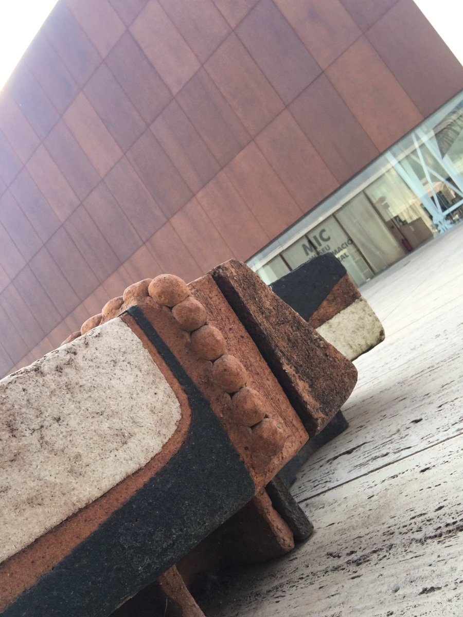 Ana_uchiha's tweet photo. En el museu de la universitat d'Alacant pots disfrutar d'activitats i exposicions artístiques i és un lloc excepcional per als amants de l'art. @UA_Universidad #PubliTurisme2018 https://t.co/gys0jzEQOY