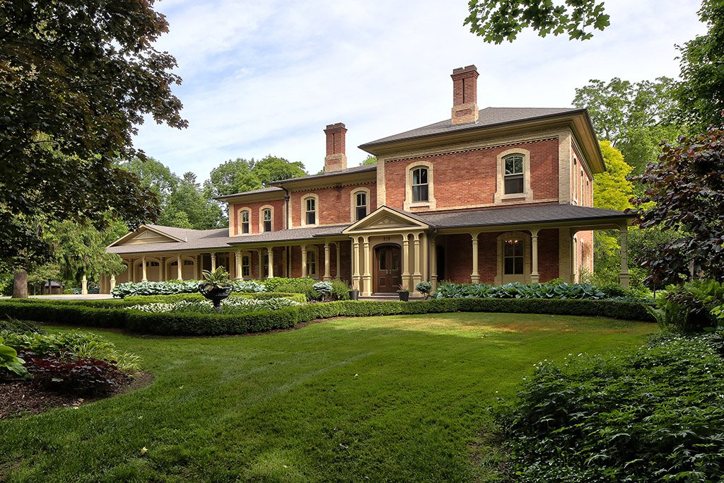 csweeneysmith's tweet photo. Modern Sophistication and Historic Charm, a 3 acre Private Estate. Because everyone deserves the extraordinary...
#luxuryrealesate #sothebysrealty @Canada_SIR  #OwenSound #HiddenMasterpiece #stunningpools #acreageinthecity
https://t.co/ogD9O5orse https://t.co/UKlaX0bWgf