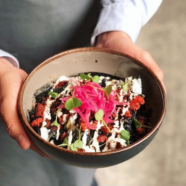 Anfora (@anfora) on Twitter photo <a href="/FondaMayora/">FondaMayora</a>: #Chilaquiles negros, negros como la noche, como el recado que les mandan desde #Yucatán. ❤️❤️❤️ #AnforaMexico vajilla #AnforaTierra con esmalte mate afuera y reactivos en el borde #WeLoveCeramics <a href="/FondaMayora/">FondaMayora</a>: #Chilaquiles negros, negros como la noche, como el recado que les mandan desde #Yucatán. ❤️❤️❤️ #AnforaMexico vajilla #AnforaTierra con esmalte mate afuera y reactivos en el borde #WeLoveCeramics